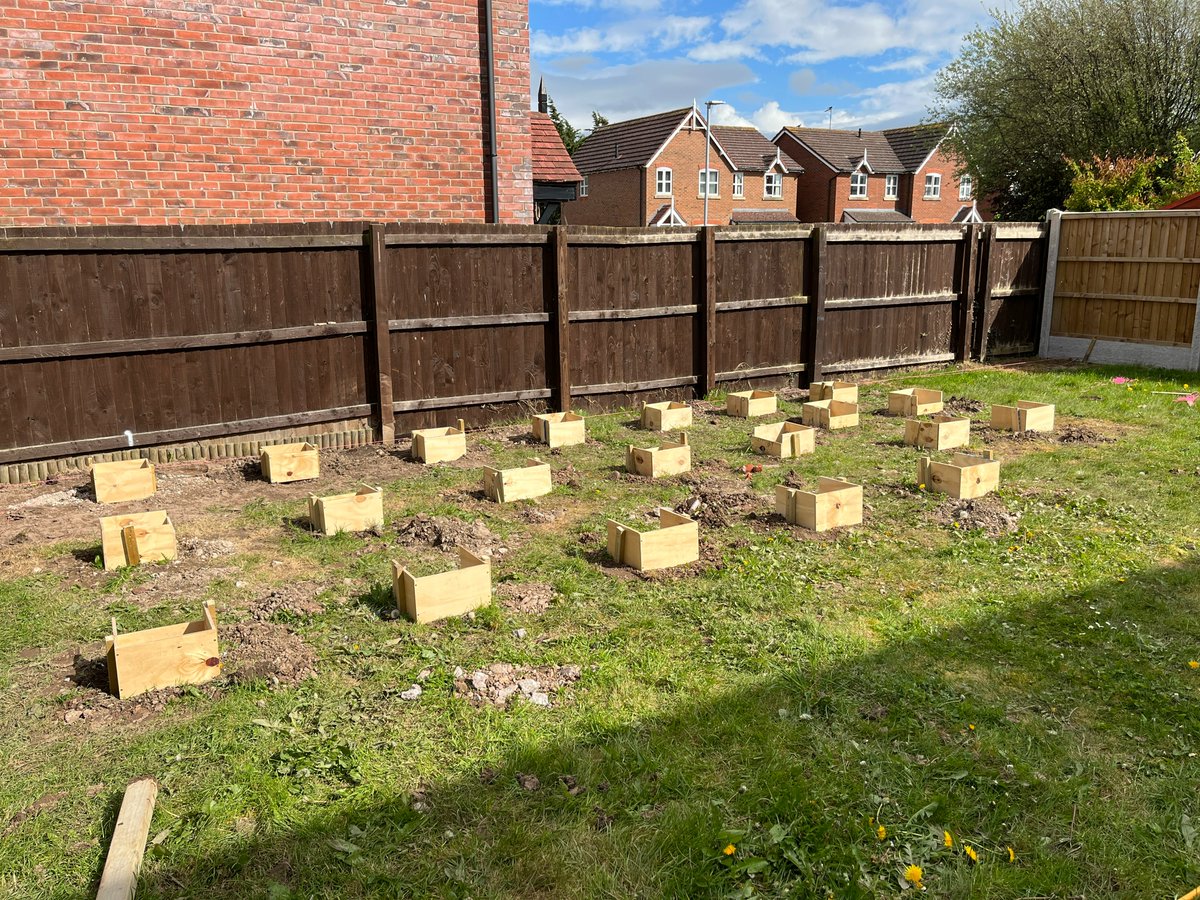 Plasma_Dan's tweet image. After 2 days of digging, the concrete piers are in! #gardenroom #backyardproject #concretefootings #projectupdate