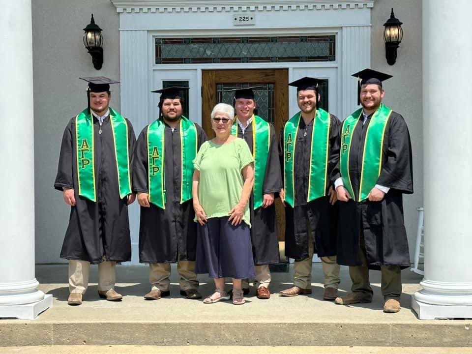 SkyhawkAggie's tweet photo. Better Men Made! The @UTMAGR graduates with Mom Conley! #MakeBetterMen #GetRope https://t.co/4jlBDOGjEp
