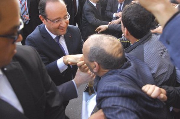 لكن الكراغلة 🇩🇿 بما انهم 10/🧠 غادي يبان ليهم داكشي عبودية وخنوع و ذل .. دبا الشعب الانجليزي يعتبرهم عياشة يبوسوا اليدين 🙂
شعب المملكة المتحدة 🇬🇧 وشعر المملكة المغربية 🇲🇦 يقبلون ايدي ملوكهم حبا وتقديرا .. كيتكم أنتم من تقبلون يد المستعمر🇫🇷 كلما زار مقاطعتكم🇩🇿 التابعة له 🙂