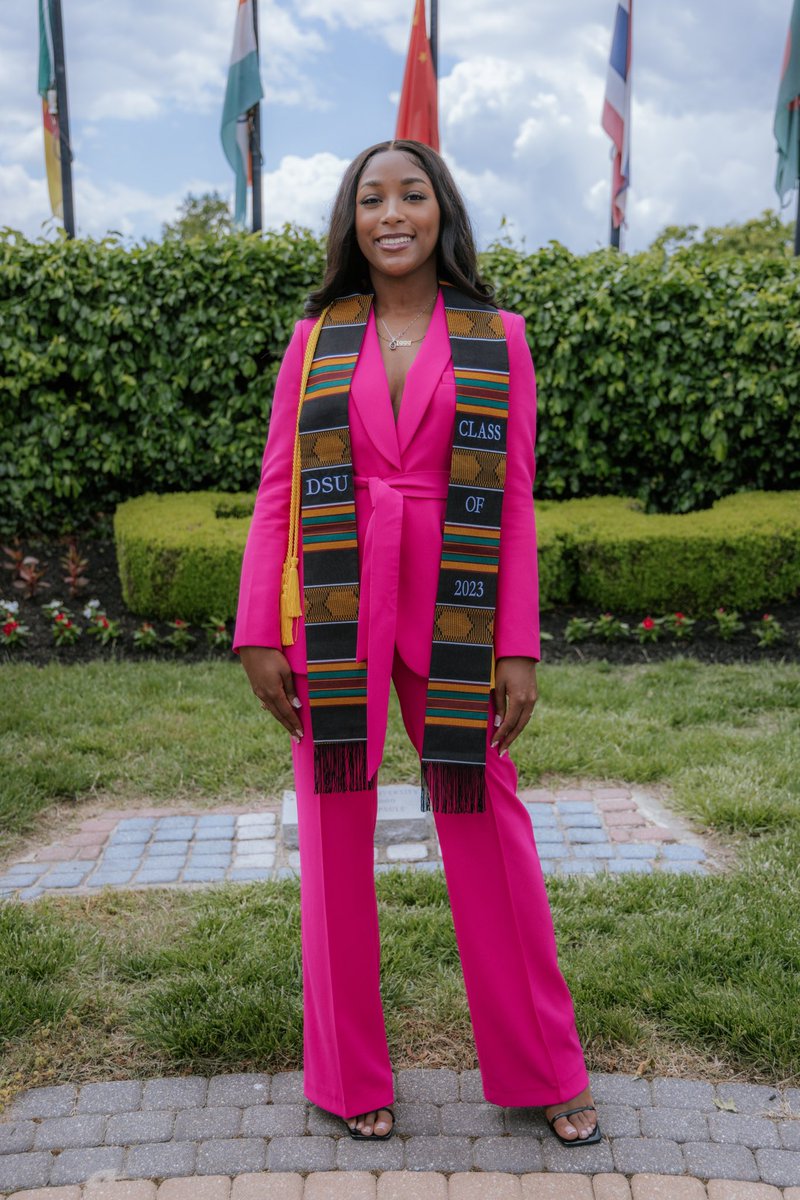 sweet___TEE's tweet photo. Big Alumna Status 🎓

Bachelor of Science in Nursing🩺
Summa Cum Laude ❤️💙
#dsu23 #delawarestateuniversity #HBCUGrad #classof2023 #collegegrad https://t.co/JWFfHgPBFU