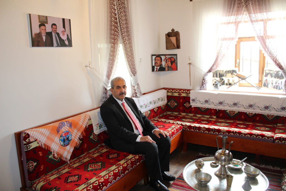 Cennet Mekan Şehit Liderimiz Muhsin Başkanımızın doğduğu, çocukluğunu ve ilk gençlik yıllarını geçirdiği Elmalı Köyündeki Anı Evi'nindeyim.

Seninle yol yürümemi nasip eden Cenab-ı Hakk'a şükürler olsun.