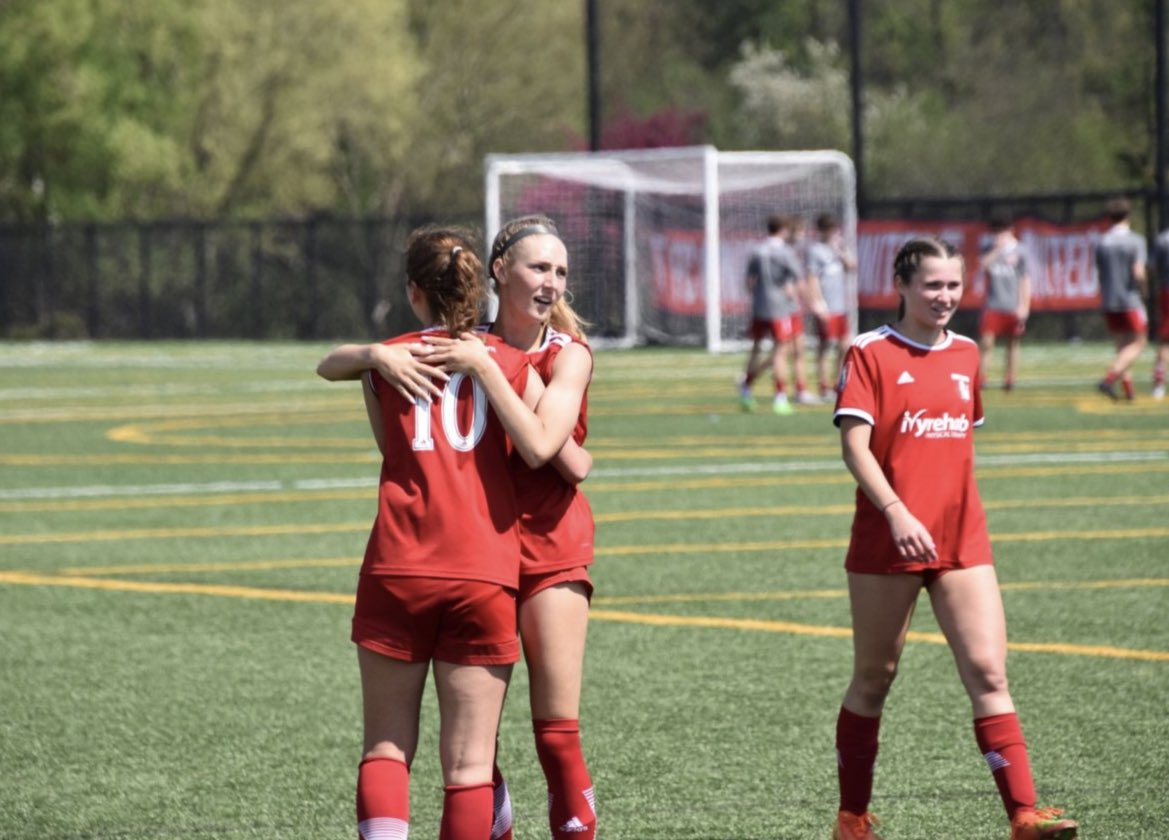 giulia_karrow's tweet photo. We won both games this weekend bringing us one step closer to qualifying for playoffs!! We won 2-0 against Tonka and 3-2 against CUP. I had one goal in the cup game!
Can’t wait to finish off the spring season and head down to New Jersey!🔥🔥🔥 https://t.co/hzJorCk5VM