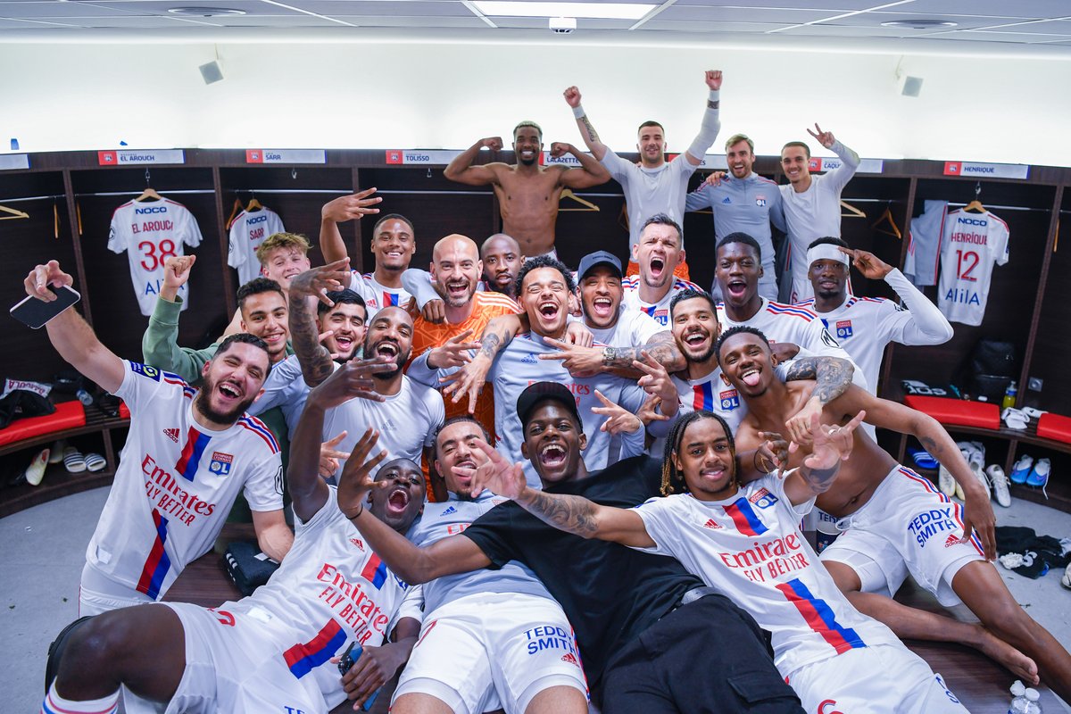 OL's tweet photo. +3⃣ points et celle-là elle est belle ! 👊🔴🔵 

#OLMHSC 5-4 https://t.co/2c5zMPW0vt