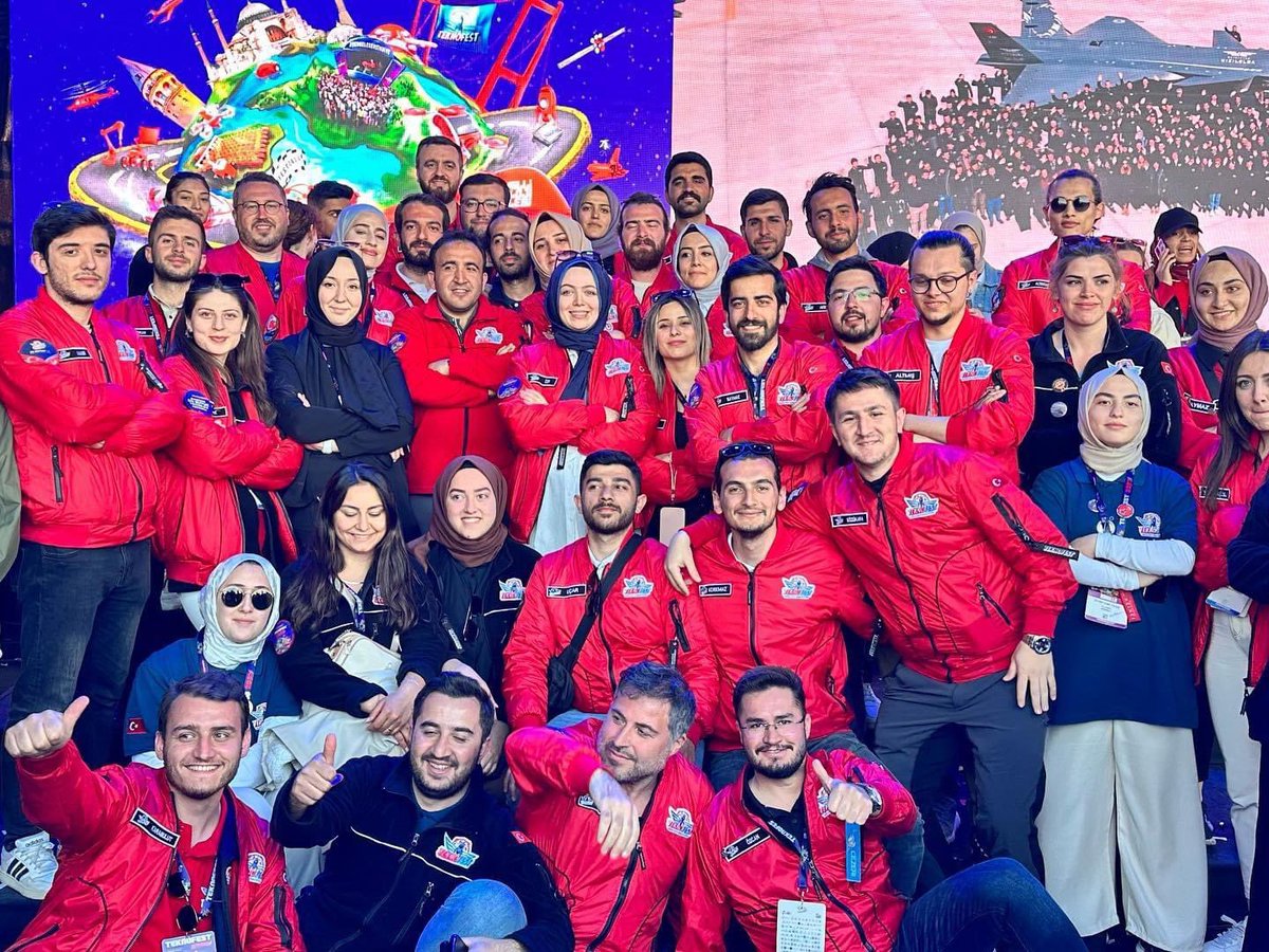 kokcamomer's tweet photo. 1 Milyondan fazla gencin yarıştığı, dünyanın en iyi teknoloji projelerinin sergilendiği #TEKNOFEST2023 bu yıl da dolu dolu geçti. 

Bir Çocuk Gelsin Bir Uçağa Dokunsun şiarıyla beslenen ülkemiz için artık mihenk taşı olmuş bu güzel organizasyona gelin biraz yakından bakalım 👇🏻 https://t.co/rHhJ1h6egO