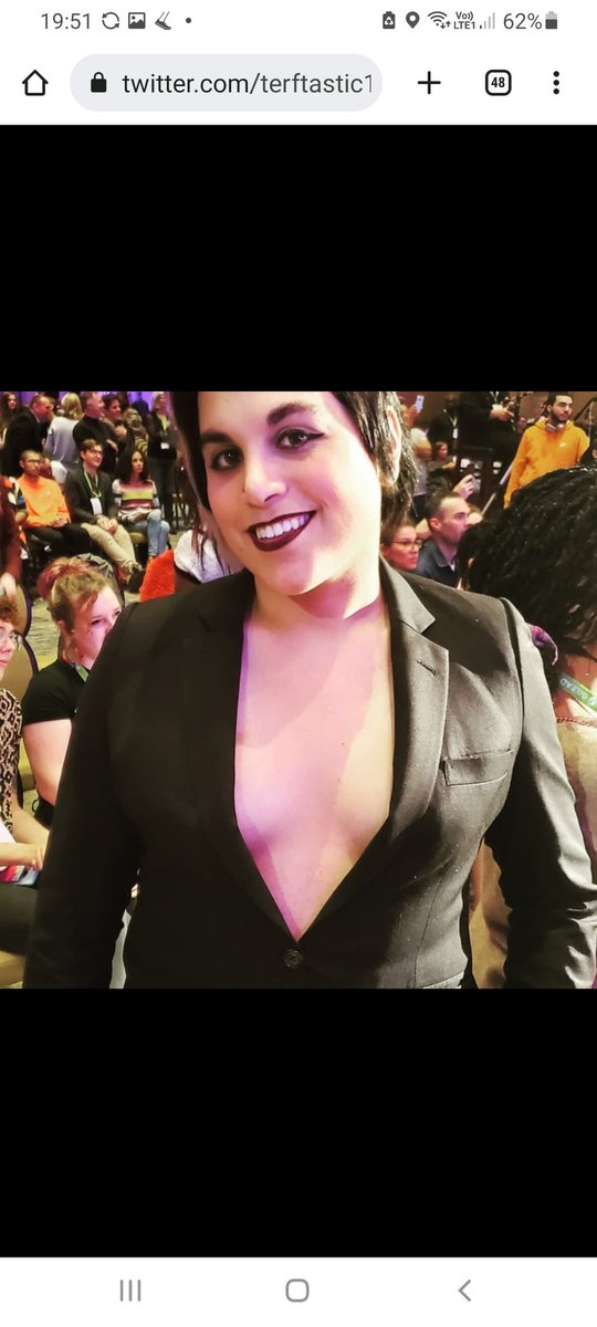 JMLoe1's tweet image. And how many female Harvard instructors/ attorneys would get a pass to dress like this in public?
#transprivilege #agp