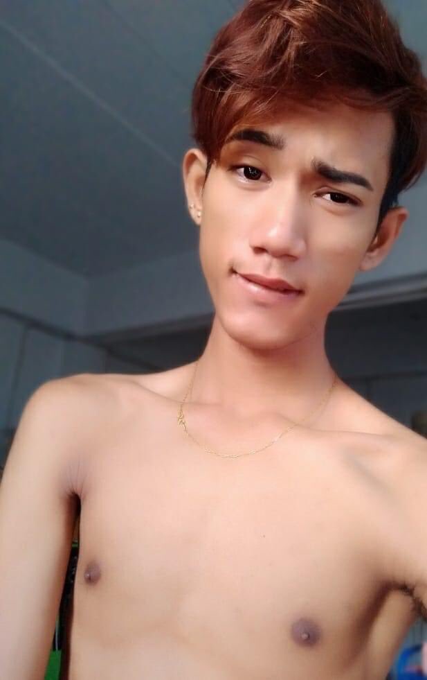 AungPyae528's tweet photo. ရာသီကလဲ ပူ���ိုက်တာဗျာ https://t.co/u7AruV9zBB