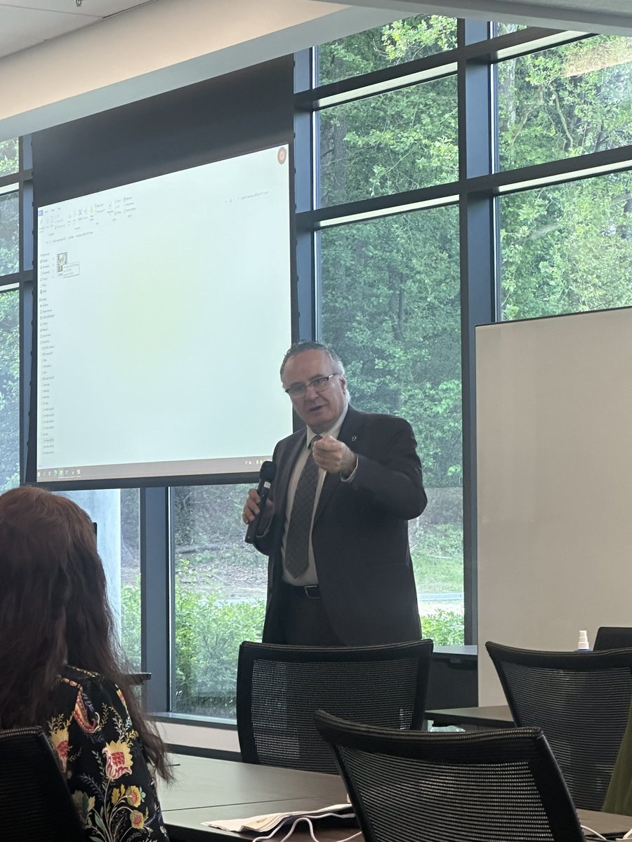 NeuroSonam's tweet photo. Had an amazing time learning with some esteemed speakers..at the Annual CHOA/Emory SEEG course, with @imadmnajm @kbullingerMD @PedNroEmoryCHOA @EmoryBrain @childrensatl #epilepsysurgery #epilepsyawareness https://t.co/IqbX7kMuPb