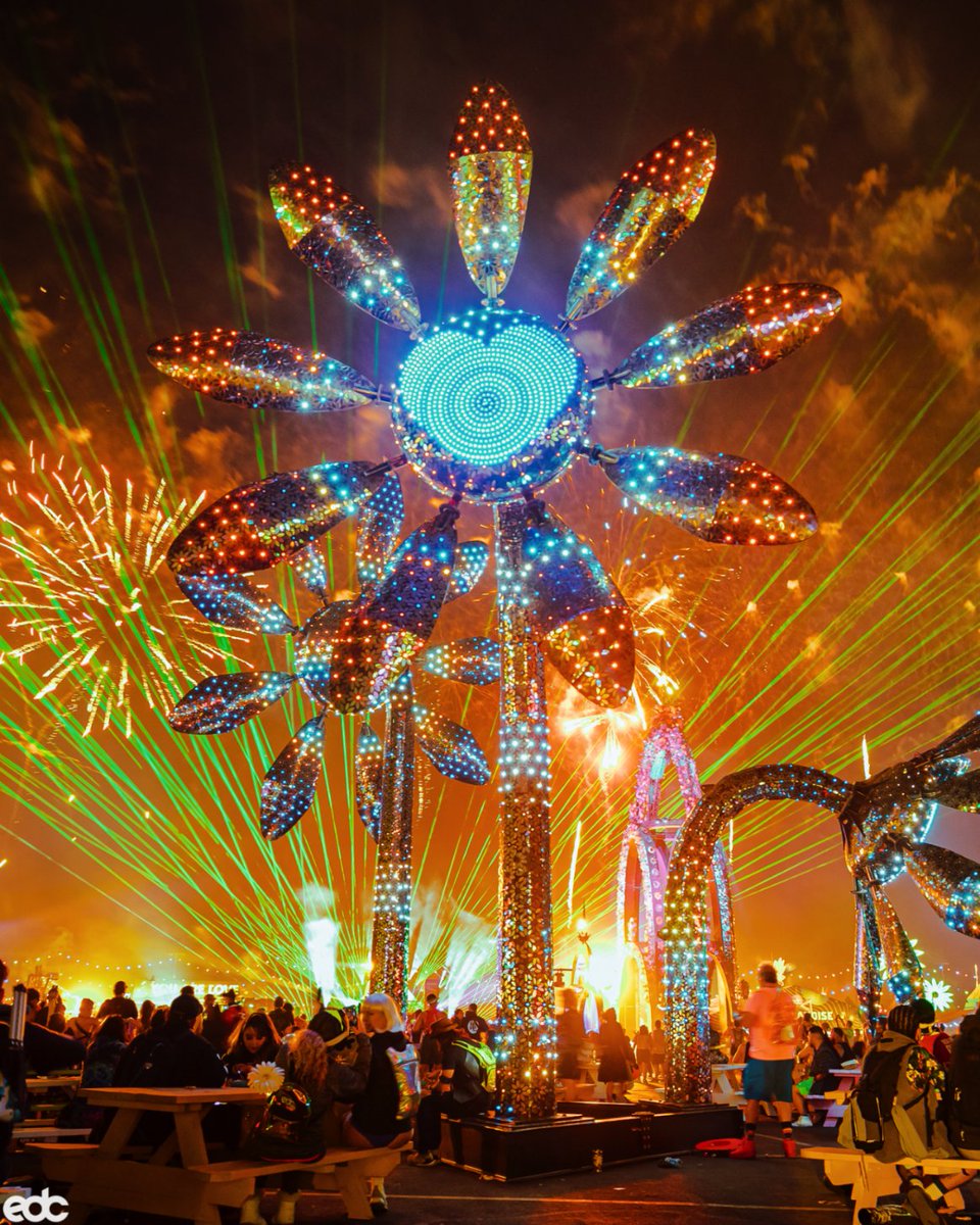 EDC_LasVegas's tweet photo. Minute by minute, the Electric Sky pulls us closer.✨🌼 Prepare your mind, body &amp; soul for an Awakening like never before! 👁

#EDCLV2023 · #kineticAWAKENING · #Insomniac30 https://t.co/nujcbFsPqz