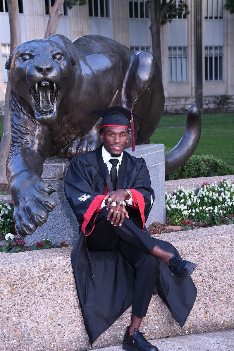 kingjordanbook's tweet photo. Cream Rises to the Top

✅ Homecoming King 
✅ Meditation Monday Founder 
✅ ΦΒΣ | FA 19 | Chapter President 
✅ NCAA All-American 
✅ Rich Stotter Champ for Life

University of Houston 
B.S. Technology Leadership Innovative Management
Minor Business Admin &amp; Marketing 
May 10th https://t.co/ukP8tcMc7a