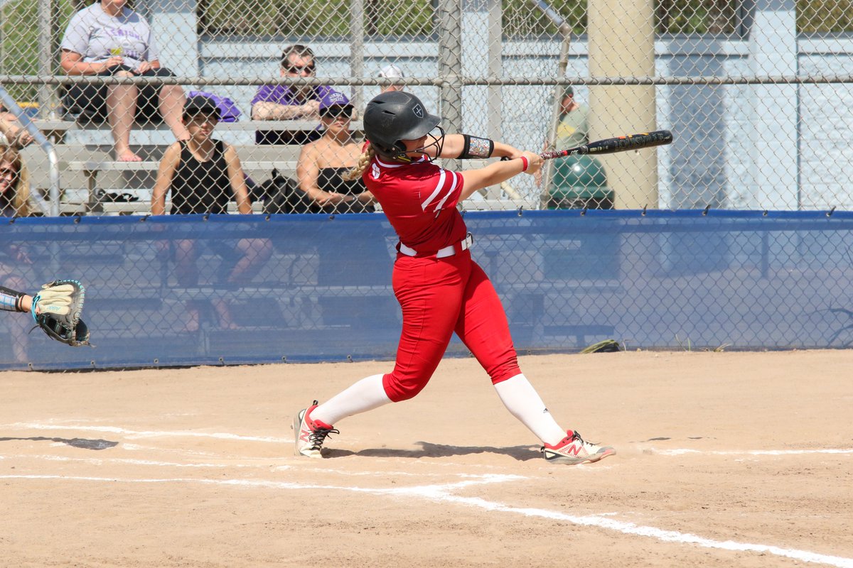 CSB_Athletics's tweet photo. In G1, No. 19 @CSBSoftball puts together a five-run fourth inning and lead Saint Mary's, 5-0. Lexi Hanson had a two-run single which was followed by an RBI double by Bryn Carlstrom and a run-scoring single by Megan Rasmussen.

#BennieNation https://t.co/wsmSSAlSPW