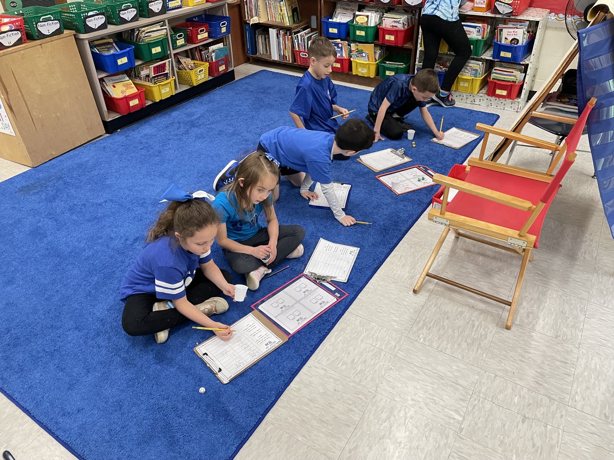 CommackSchools's tweet photo. Math skills play “Best of Ten!” to practice their comparing numbers skills. #IndianHollow #MrsFox #Math #Counting #CommackSchools https://t.co/oYaigKOeDv