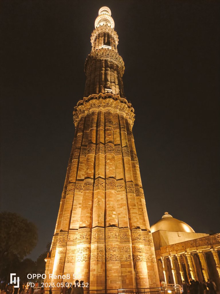 One of the controversial monuments .... 
#11thcentury 
#Delhi 
#Qutubminar