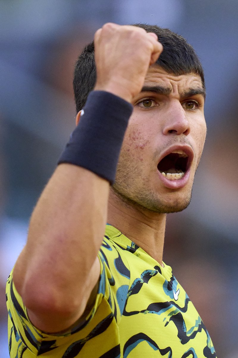 CARLITOS LO CONSIGUIÓ 🏆🏆

🇪🇸 <a href="/carlosalcaraz/">Carlos Alcaraz</a> revalida el trono del <a href="/MutuaMadridOpen/">#MMOPEN</a> tras vencer a Jan-Lennard Struff (6-4, 3-6, 6-3) en la Caja Mágica.

#MMOPEN