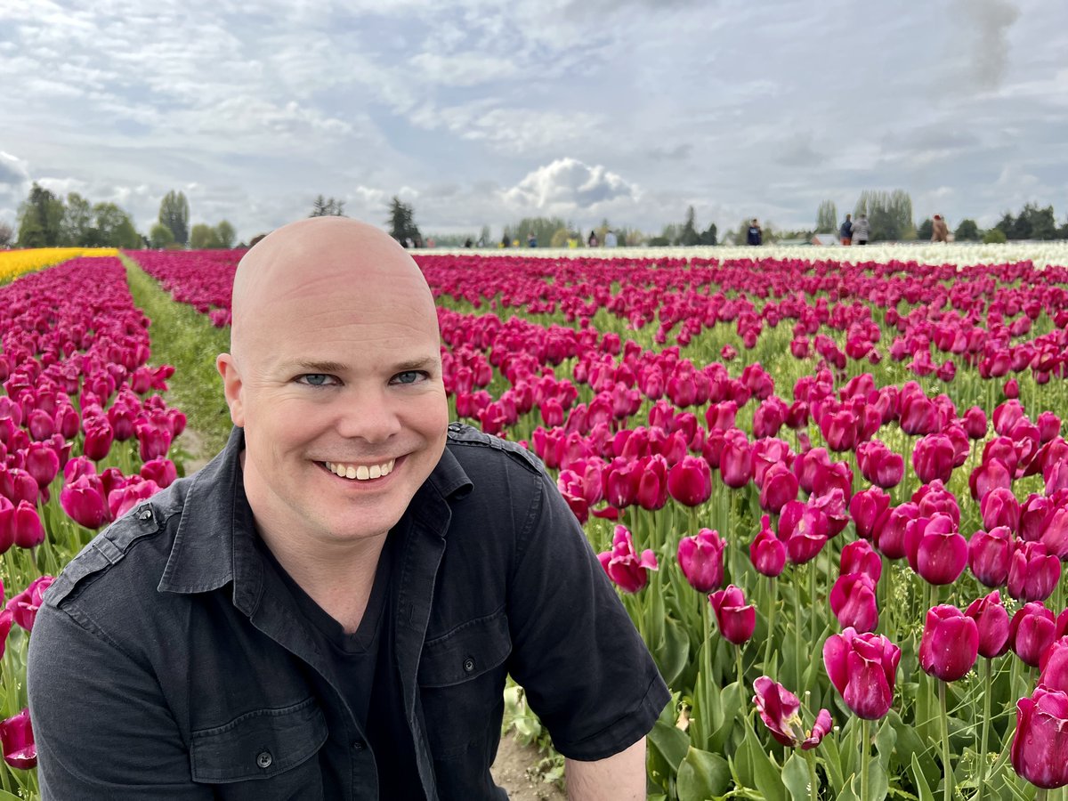 inkspiral's tweet photo. Tulip Festival at @RoozenGaarde! Lovely day out with friends and my amazing partner @CamdensCorner https://t.co/Royhb8SHyU