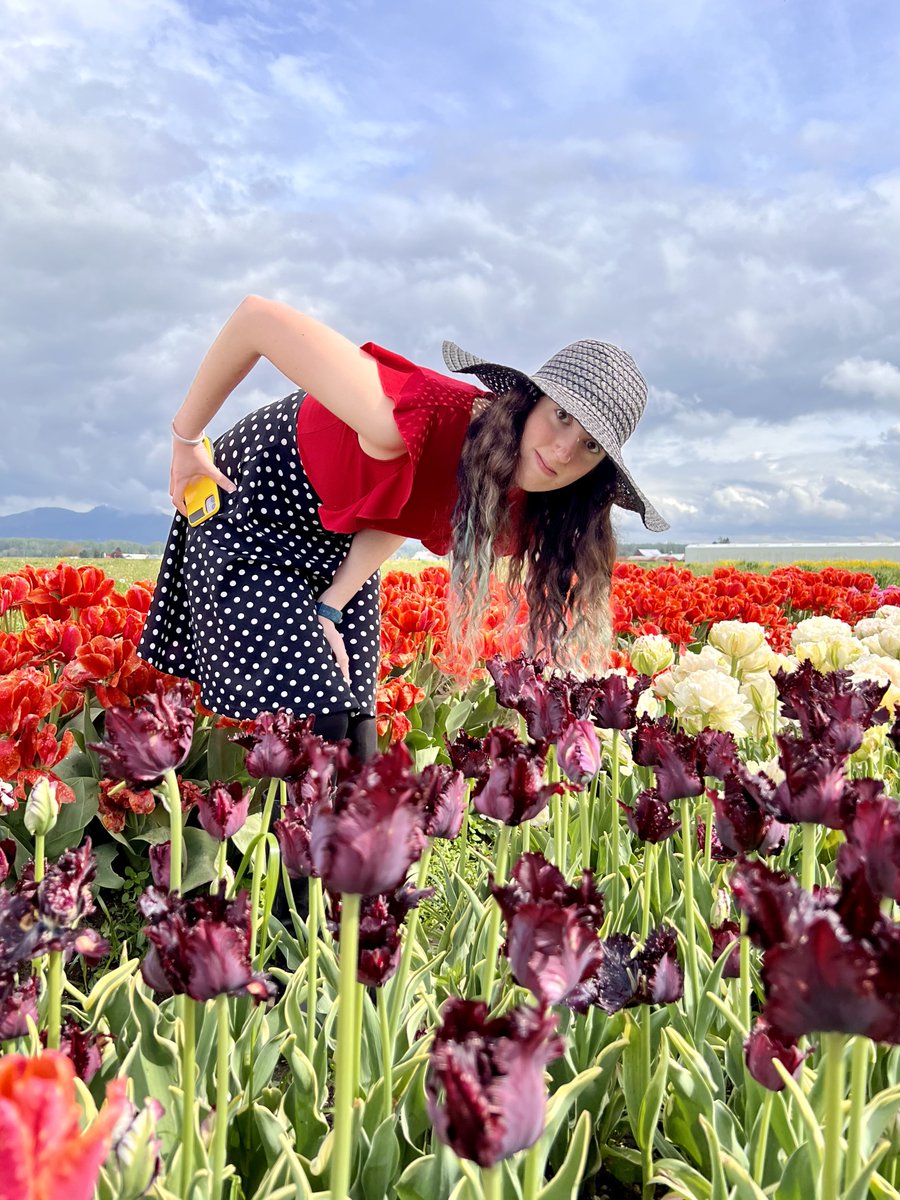 inkspiral's tweet photo. Tulip Festival at @RoozenGaarde! Lovely day out with friends and my amazing partner @CamdensCorner https://t.co/Royhb8SHyU
