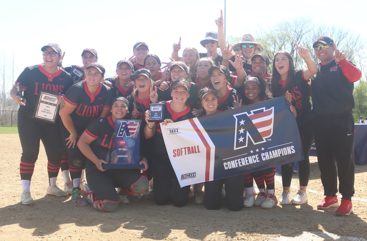 ENCAthletics's tweet photo. #DenDefended 

@SoftballENC CLINCHES THIRD @NECCathletics CROWN 🥎🏆 https://t.co/cUWQZW93Xk