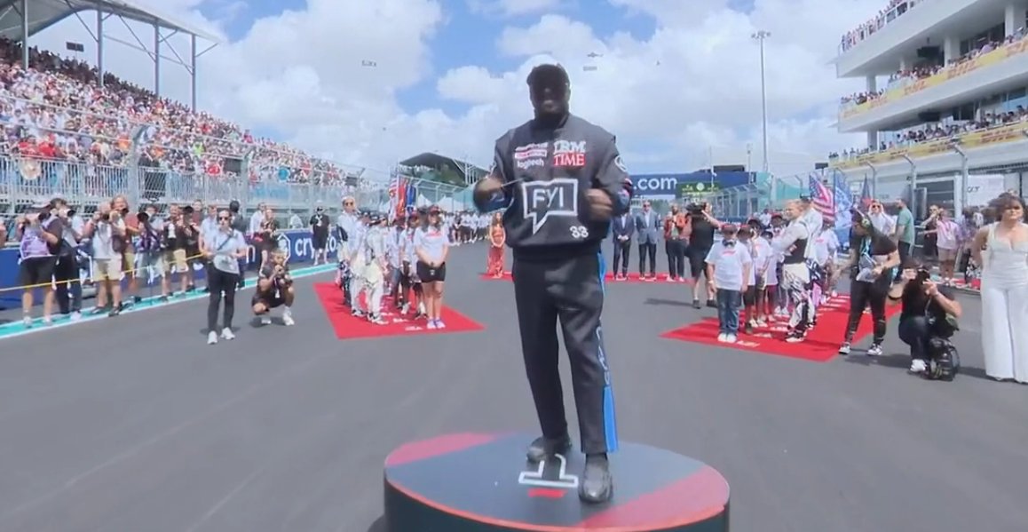 Driver introductions complete with an orchestra, LLL Cool J, cheerleaders and will.i.am conducting...only in Miami🌴