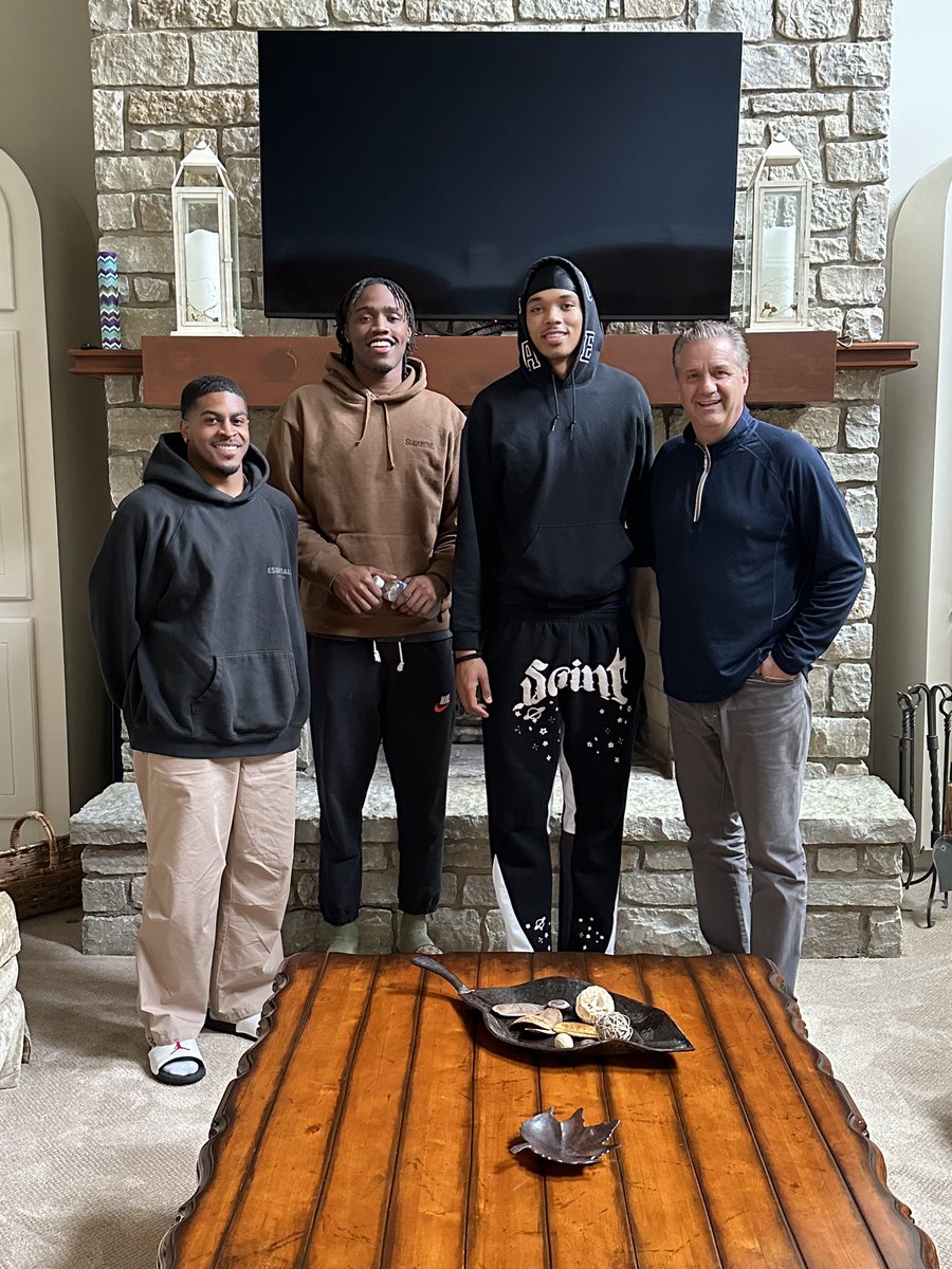 CoachCalArk's tweet photo. Look at who stopped by the house today and surprised me!!

Had a great visit with @bboston_ and his friends, Josh Wooldridge and
Cam Bryant. 

No class went through what his group went through, but he’s come through it and is doing great with the Clippers. Proud of you BJ!! https://t.co/39q0xrJJlV