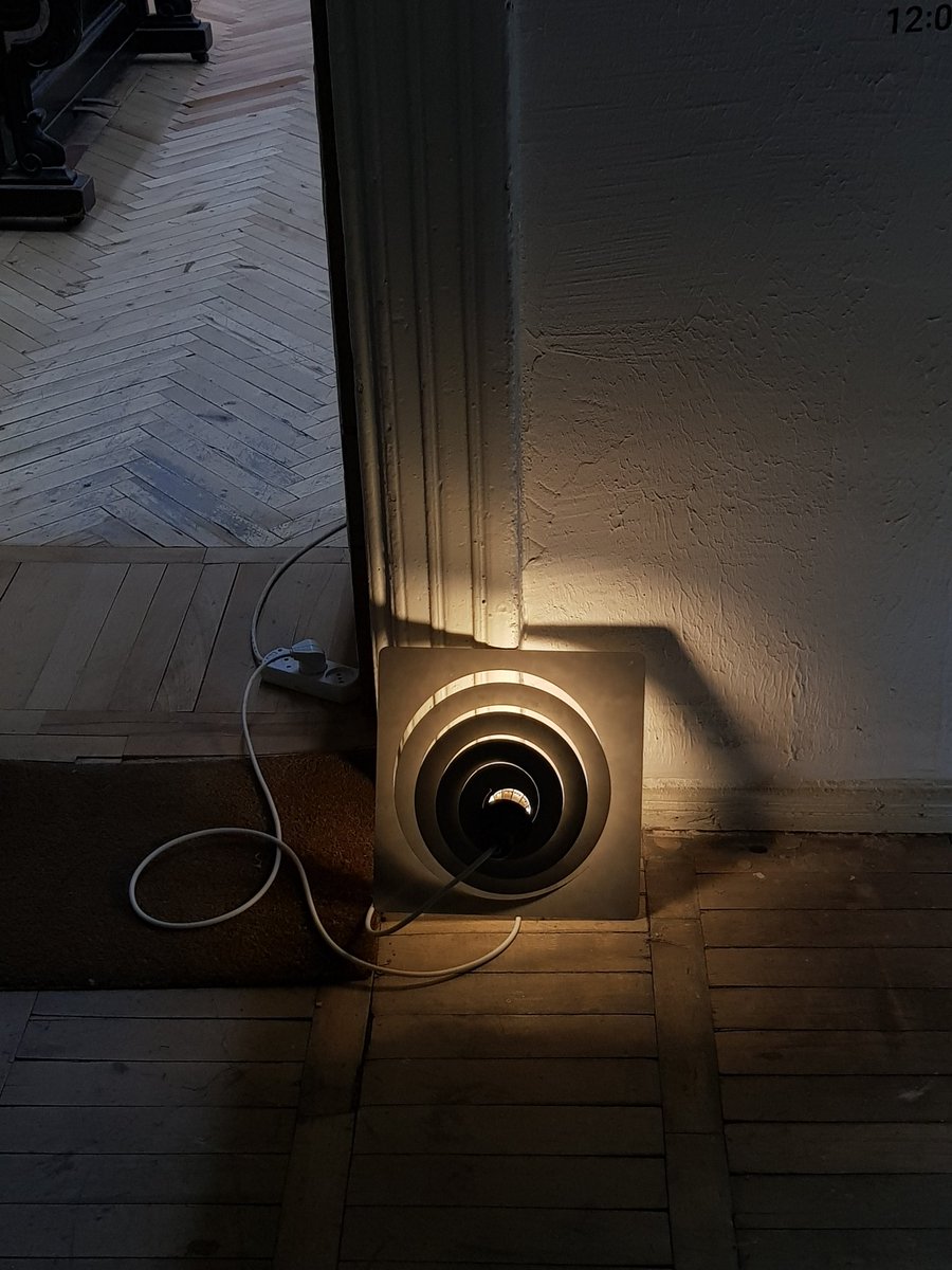 Helix Lamp 💫
Material: Aluminum sheet
By: me
#aluminum #productdesign #industrialdesign #lamp #design #creativity #art #minimalism #light