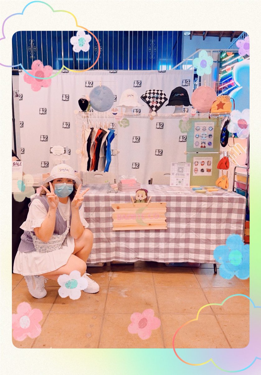 all set up at <a href="/hello82LA/">hello82 LA</a>! come by and say hi~~💜
(I also have pcs to trade!!)