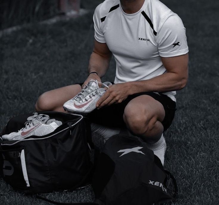 peiky_bitilover's tweet photo. #kooktaeau #kookvau • PROFE KIM •

Donde Taehyung, es entrenador de un equipo de soccer que parece estar lleno de adultos jóvenes y desmadrosos.
O donde Jungkook, el mejor jugador; le tiene ganas a su entrenador desde que llegó, y haría lo que fuera por poder desnudarlo. https://t.co/hwEHZdxjoO
