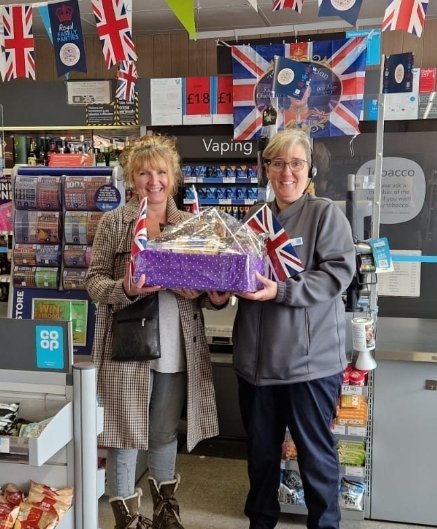 SpawnySteve's tweet photo. #Coronation fun in Burwell and nice to present our hamper to our lucky winner. Thank you to our AM @Amy88Watson for supporting the team as I was in london  #GodSaveTheKing #Itswhatwedo Over £650 raised for @barnardos this week @coopuk @skhouryhaq @KateGraham03 @steveall1 https://t.co/W77C29O9aW