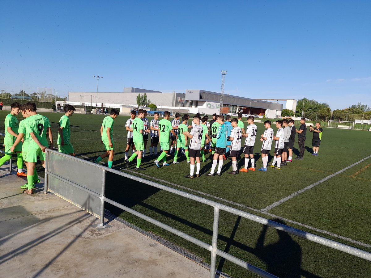 TORPEDO1966's tweet photo. Pues todo llega a su fin y no hay mejor fin posible que CAMPEONES , que decir GRACIAS  y que os esperamos la temporada que viene,  con vosotr@s todo es posible. AUPA TORPEDO. https://t.co/nyeXgkQOJD