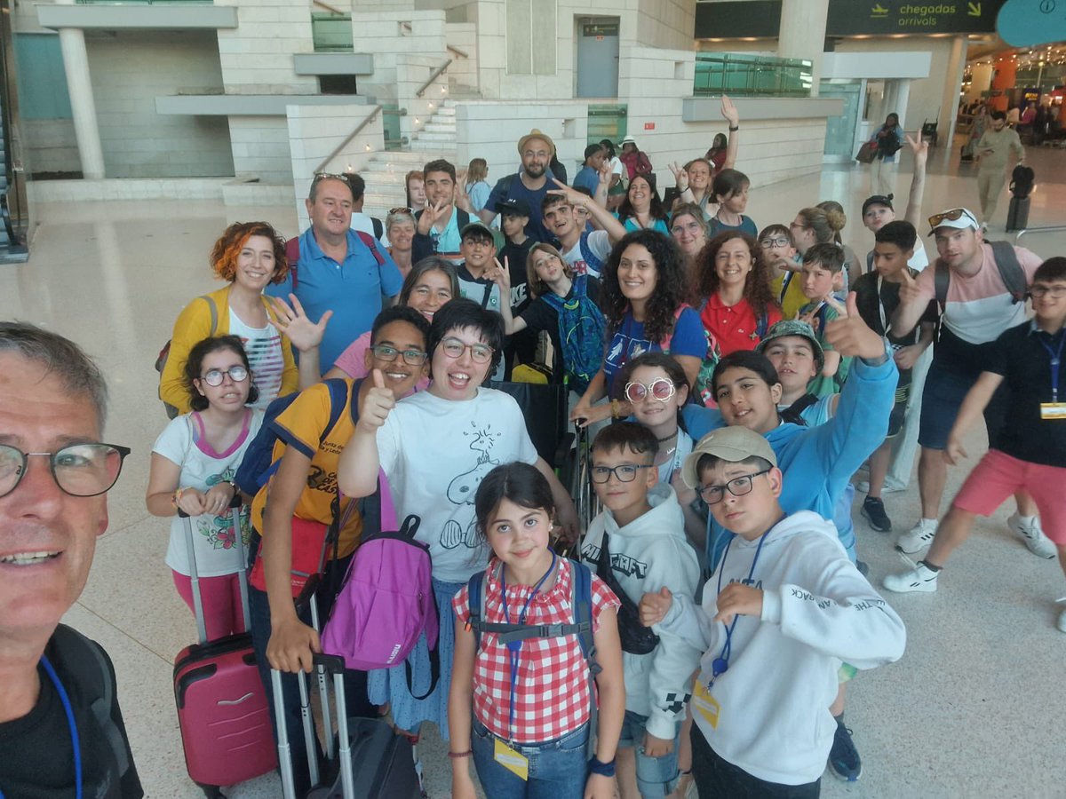 ceiparcipreste's tweet photo. A falta de conocer a nuestros compañeros portugueses, ya estamos todos en Lisboa 🇵🇹
Hoy hemos tenido un día más tranquilo, y hasta los más valientes han mojado los pies en el mar 🌊
@sepiegob #arcierasmus #erasmusplus @educacyl @CFIE_Segovia @CFPIdiomas https://t.co/e3XZ2pPH81