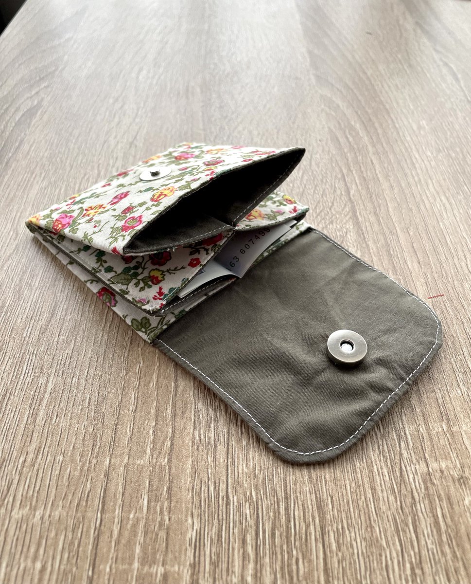 flashMHandmade's tweet image. I’ve got some handmade fabric purses, made from some small fabric off cuts. All purses will be available on my market stall on Sat 13th May from 10am in @LifeAtEdgbaston 

#craftbizparty #mhhsbd #WorcestershireHour #ukmakers #shopquirkyhour #brumhour #HandmadeHour