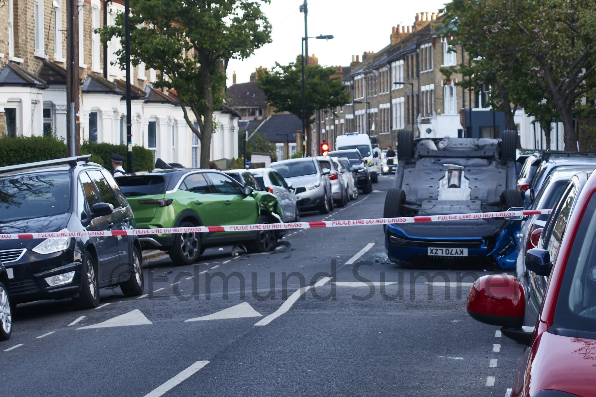 EdmundSumner on Twitter "Peckham Sparky tonight Car chase ends in gun