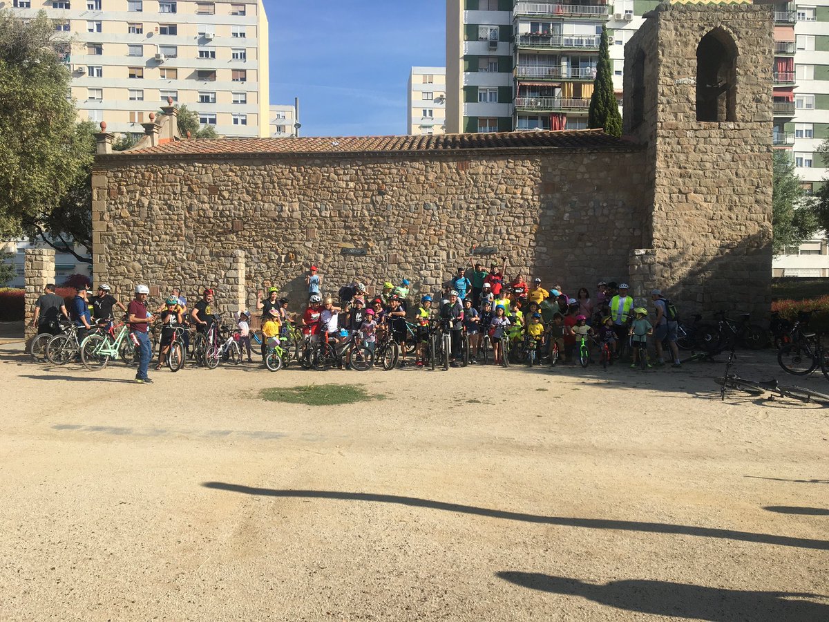 AMPAtufet's tweet photo. Una festa de 12 hores llargues que havia començat amb la bicicletada fins l’ermita de #Bellvitge i la instal.lació de la decoració olímpica de la festa! https://t.co/NcPWGa8CFN