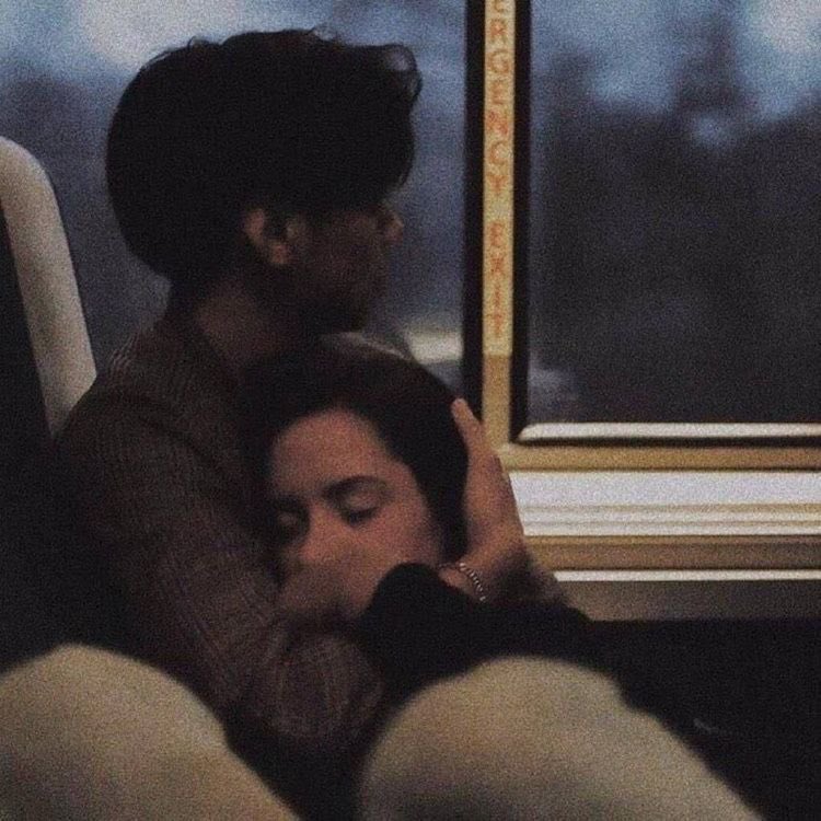 "تهزمني حقيقه انني اُحبك مهما حدث."❤️