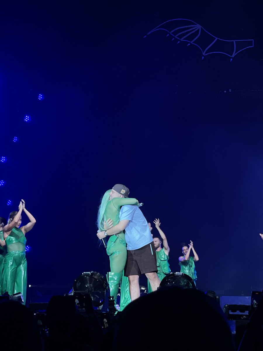 Josevelsua97's tweet photo. Anoche lo petaron ❤️🐉 @lolaindigomusic @pedrodquevedo https://t.co/sfzjvLCTol
