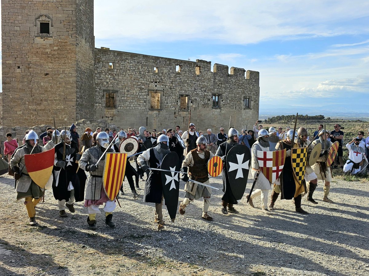 Els soldats catalans defensant el castell de Ciutadilla de l'atac normand #photographercarlesqf #photography #fotografia #Ciutadilla #Urgell #Lleida #Catalunya @caminsnatura @PaisatgesC @PassejantM @CiutadillaMedie @LleidaTurisme @ReenactmentH @CastellsdLleida