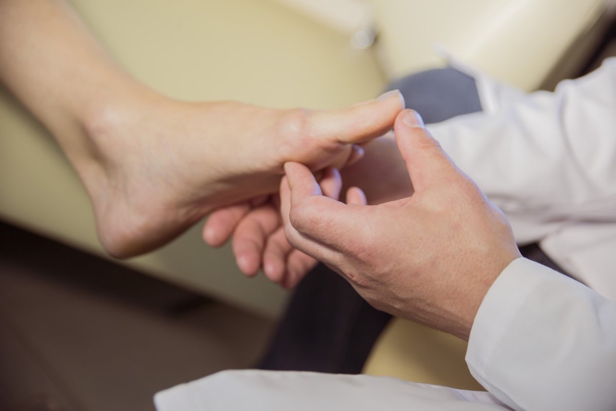 ChicagoFootCare's tweet photo. #Lasertoenailfungustreatment is currently one of  the best solutions to fight #onychomycosis #podiatristchicago https://t.co/Kz7BWYAiG4 https://t.co/eCQD3fWeEp