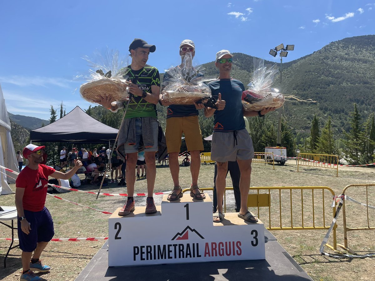 Estupenda carrera Perimetrail Arguis:
⛰️33k y 2200 desnivel +
✔️Ambientazo (287 inscritos)
✔️Voluntarios, chapó 
✔️speaker (Tonin speaker), un crack

Por mi parte, muy contento, salvo gran caída a 4kms de meta… Conseguí llegar, dolorido pero Top11 y 2 veterano 💪