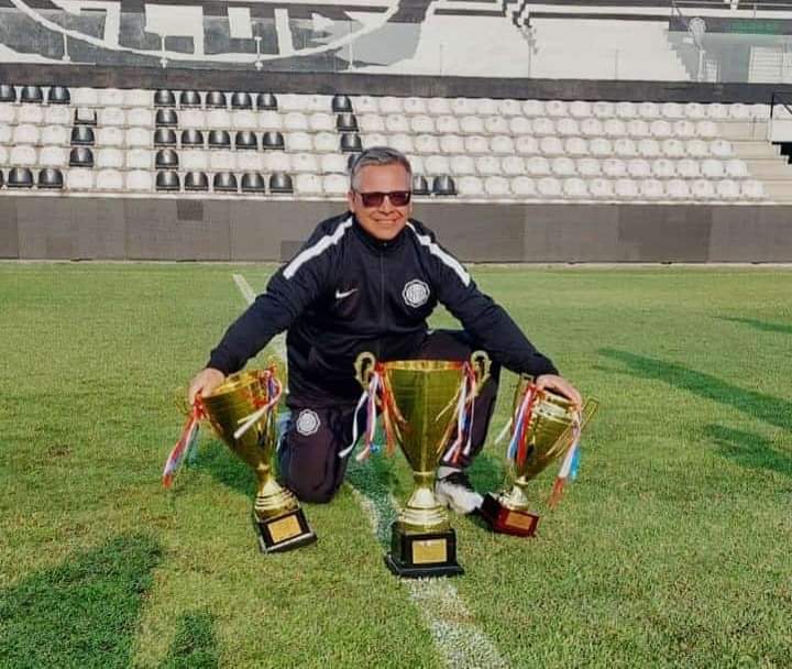 ¡CINCUENTA PARTIDOS INVICTOS!

El DT de Olimpia, Ariel Rivaldi, alcanzó 50 partidos invictos en el fútbol femenino paraguayo. La racha empezó en el 2017 y sigue en pleno 2023.

Es también el único técnico en ser tetracampeón invicto.

1 RT: 1 muestra de reconocimiento. 

👏👏👏