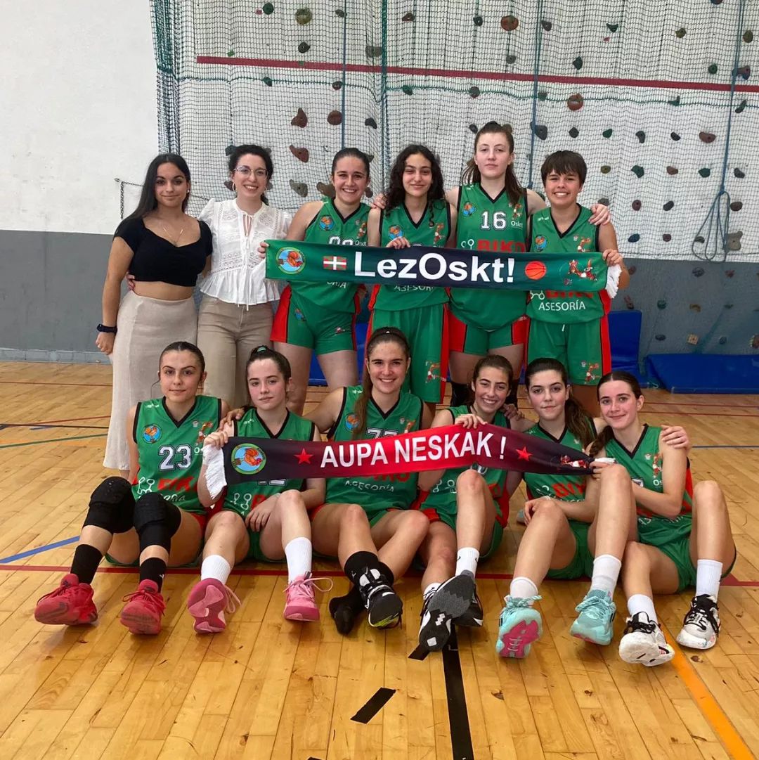 KurkubiSBK's tweet photo. 🎉🎉🎉 𝗜𝗚𝗢𝗘𝗥𝗔 🎉🎉🎉

✅ Kadete neskek errendimendurako txartela eskuratu dute Zast Queens taldeari ligako azken partida irabazita (56-19). Zorionak ekipo! 👏🔝

#Kurkubi #LezOskt https://t.co/25hKzgqbxH