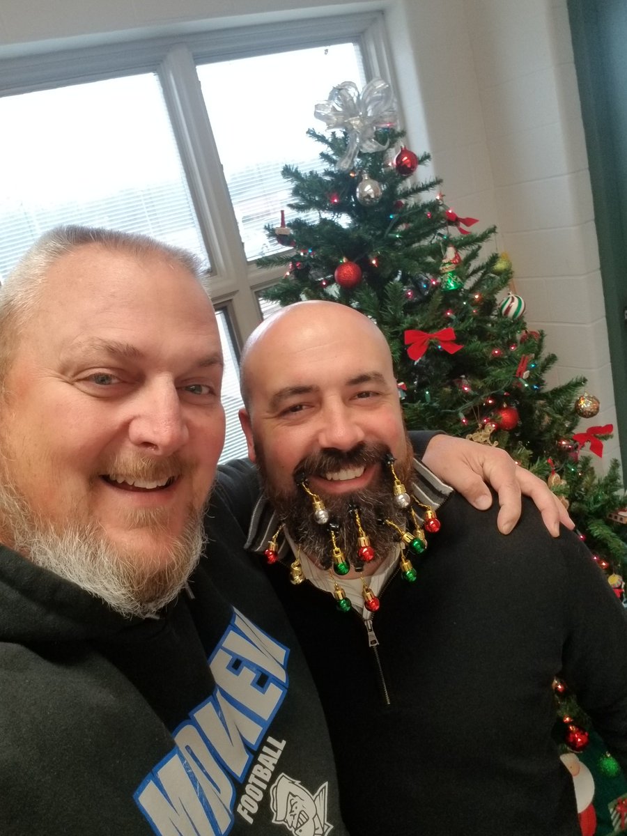 Hey there @MidviewSuper ! How's it feel to be another year older? Have an awesome day! Hey <a href="/MiddieStudents/">Middie Nation ⚓️</a> any of you have goofy pics of the bday boy?