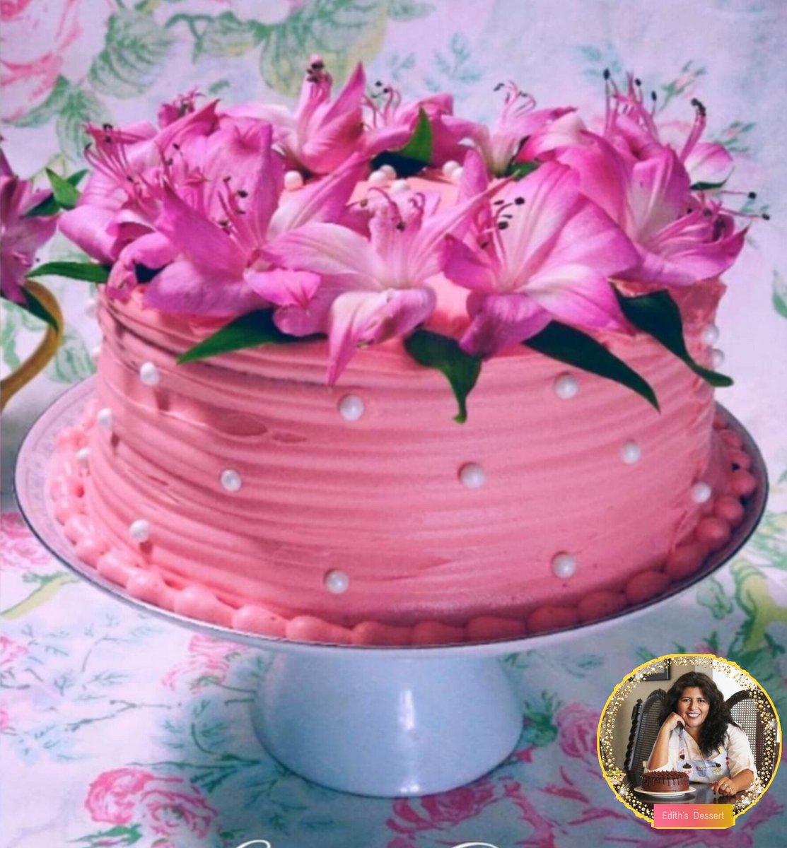 EdithMo35413905's tweet photo. Strawberry Cake 🍓
#strawberrycake https://t.co/q3NQlxojjM