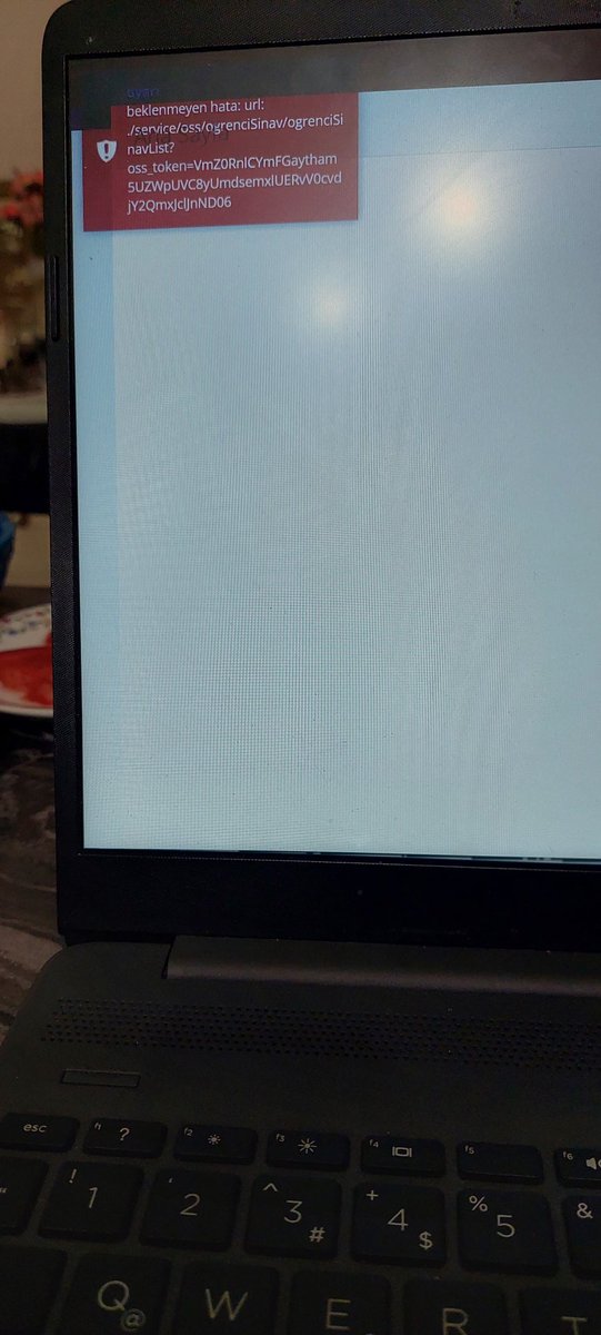 Adigemerve3's tweet photo. Sınava zar zor girebildim ve sınavdan yine attı. #auzef @acikveuzaktan https://t.co/aWGAMSPWzd