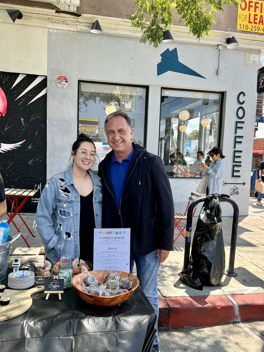 A beautiful day to get to know some of Melrose’s small businesses &amp; folks who keep #Melrose safe. TY <a href="/melroseaction/">Melrose Action</a> <a href="/MelroseArtsDist/">Melrose Arts District</a> <a href="/HappyIcela/">Happy Ice</a> <a href="/thenomooburgers/">No Moo Burgers</a> Rocketship Coffee &amp; <a href="/SpartinaLa/">Spartina LA</a> for supporting our community! @midcitywestla @lapdwilshirestation