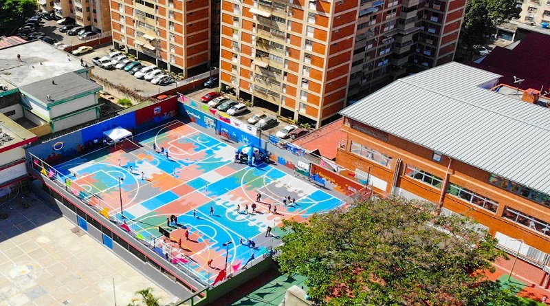 Entregan cancha deportiva «Los Liceos» en la parroquia San José de Caracas #VamosALaDefensaDeCitgo vtv.gob.ve/cancha-deporti…