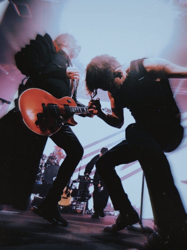 🤘🖤