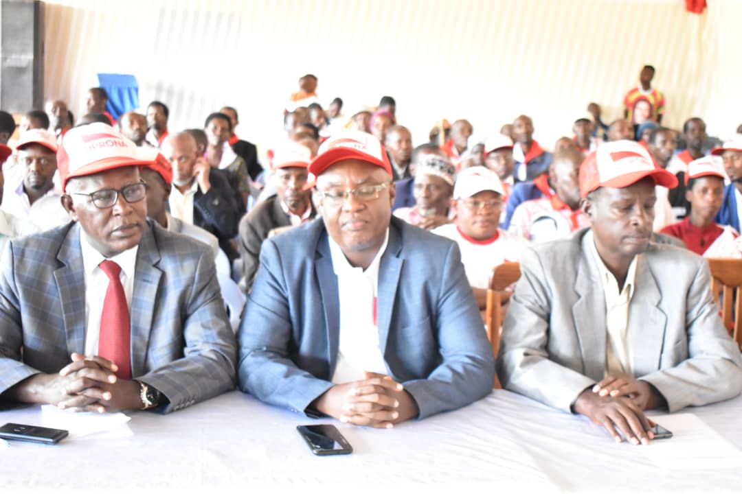 espoirb5's tweet photo. Commémoration du 61ème anniversaire de la victoire du parti @UPRONA__1961 à @CankuzoProvince , cérémonies Rehaussé par @nkurunziza_com Et S.E #ProsperBazombanza ! @GeneralNeva @iamelysgretta @yigenga @joe_philbert_ka @RT_Isanganiro @KwaNtare @bbcgahuza @VoixPrince @iamelysgretta https://t.co/aRgFpBu8PJ