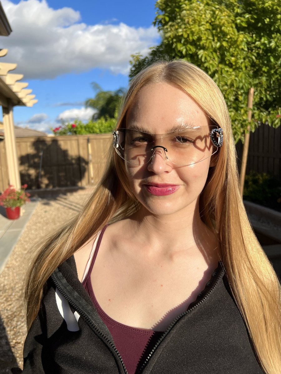 kenbunny's tweet image. 🌚👽🎤🐰♾️🔗⁣

find the sunglasses here: amazon.com/shop/kenbunny
#amazonstorefront #sunglasses #losangeles #influencerstyle #ootdfashion @amazon