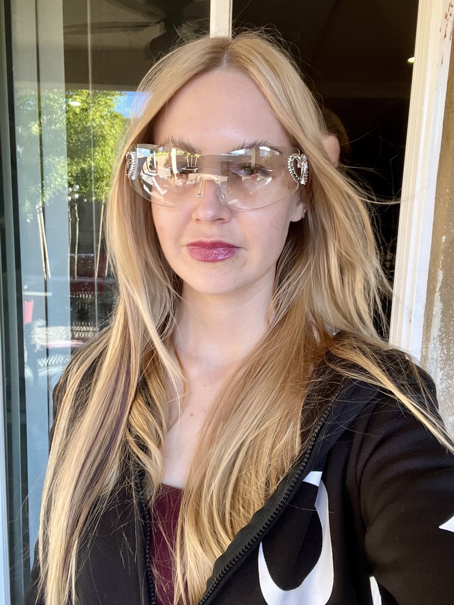 kenbunny's tweet image. 🌚👽🎤🐰♾️🔗⁣

find the sunglasses here: amazon.com/shop/kenbunny
#amazonstorefront #sunglasses #losangeles #influencerstyle #ootdfashion @amazon