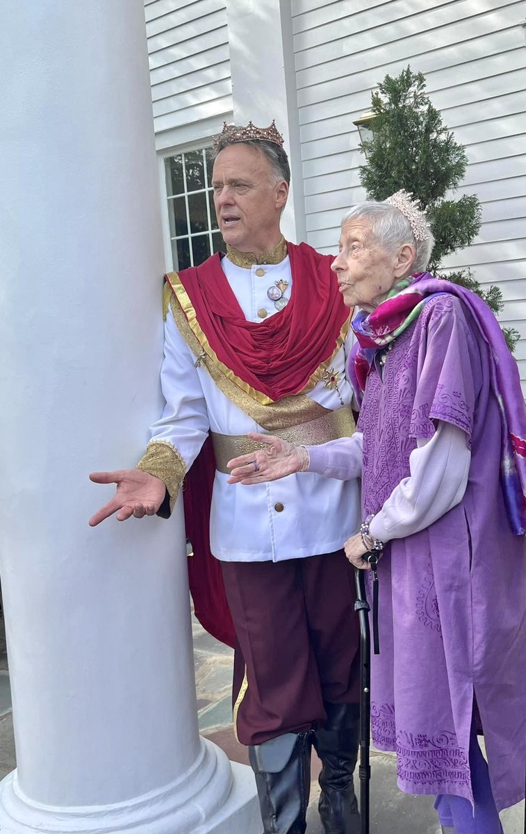 mrclimatechange's tweet photo. Lord Westover with his Mama, Queen Terese of Normandy. 🤣 Happy Coronation weekend King Charles and Queen Camilla! #CoronationConcert https://t.co/ZmAgkNBfqI