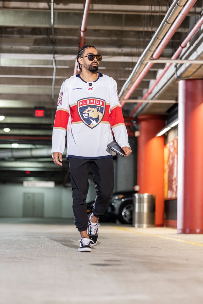MiamiHEAT's tweet photo. Another big time Game 3 is going down in South Florida!

Good luck tonight @FlaPanthers, we're watching &amp; rooting for ya! 🐀🐀🐀 https://t.co/owsxjDnAUh