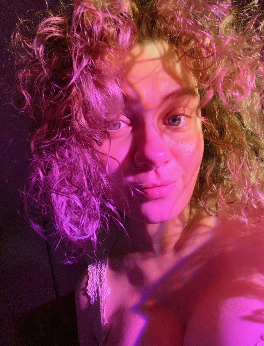 Ира on Twitter: "Первая ночь в Грузии, и мои волосы такие:«Здесь ...